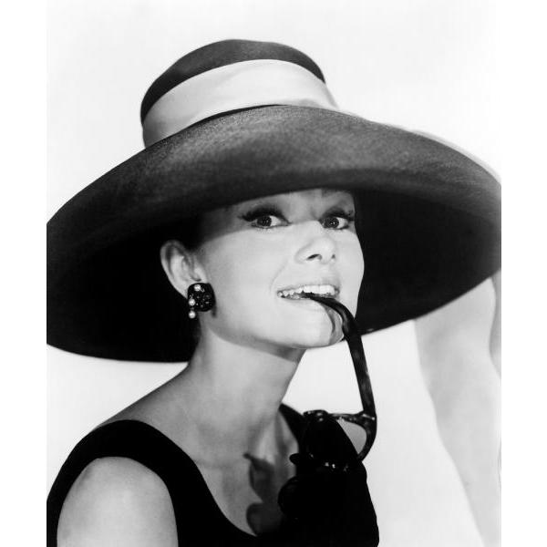 Impressão em Tela para Quadros Audrey Hepburn Retrato Preto e Branco - Afic5760