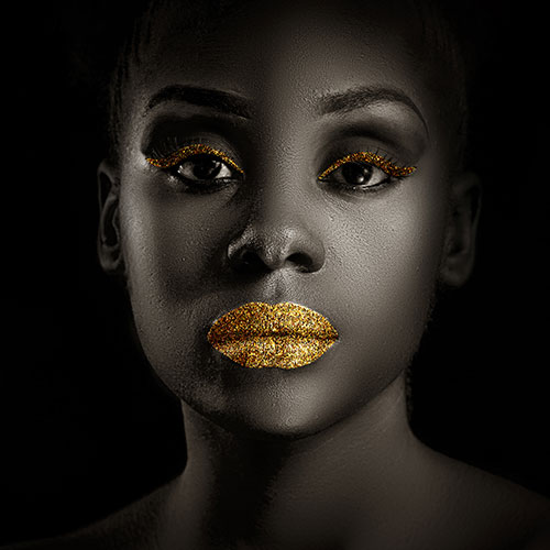 Gravura para Quadros Foto Noturna Mulher Maquiagem Dourada - Afi17711