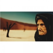 Impressão em Tela para Quadros Retrato Mulher No Deserto - Afic2068